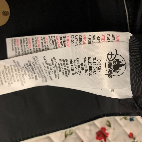 Disney Snow White "Just One Bite" Small Purse - Like New - Picture 9 of 14